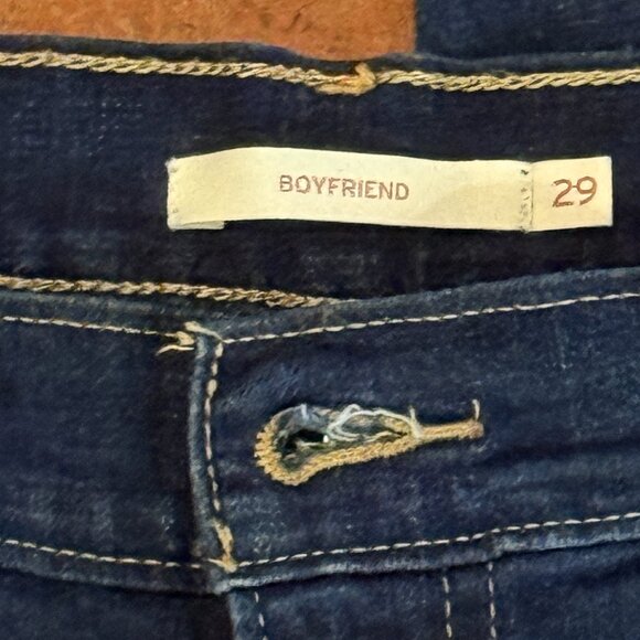 Levi's Women's Boyfriend Jeans Dark Blue Wash Size 29 - Picture 2 of 2